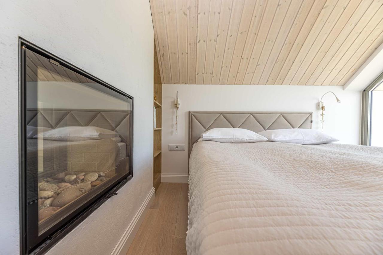 Butas Holidayplus Multiple Apartments, By Cohost